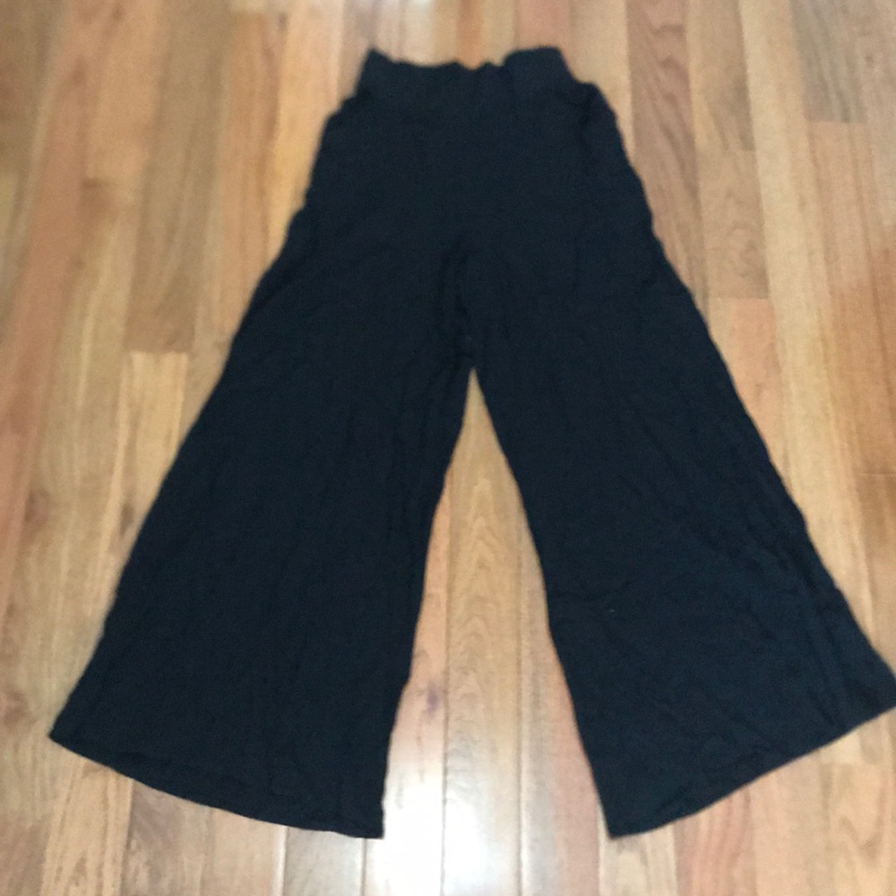 Black wide leg pants in size M